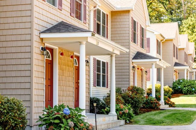 Stoneyview Way offers open-concept townhomes built by Socha Companies. Residents enjoy community amenities such as landscaping, 24-hour emergency maintenance, snow, and trash removal. The Stoneyview Way townhouses are conveniently located in Manchester near a popular country club along the Merrimack River.