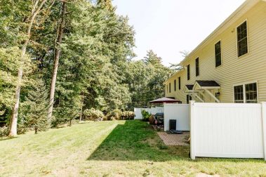 Stoneyview Way offers open-concept townhomes built by Socha Companies. Residents enjoy community amenities such as landscaping, 24-hour emergency maintenance, snow, and trash removal. The Stoneyview Way townhouses are conveniently located in Manchester near a popular country club along the Merrimack River.